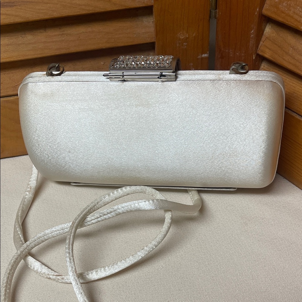 Vintage Cream Satin Clutch Bag - Picture 3 of 16